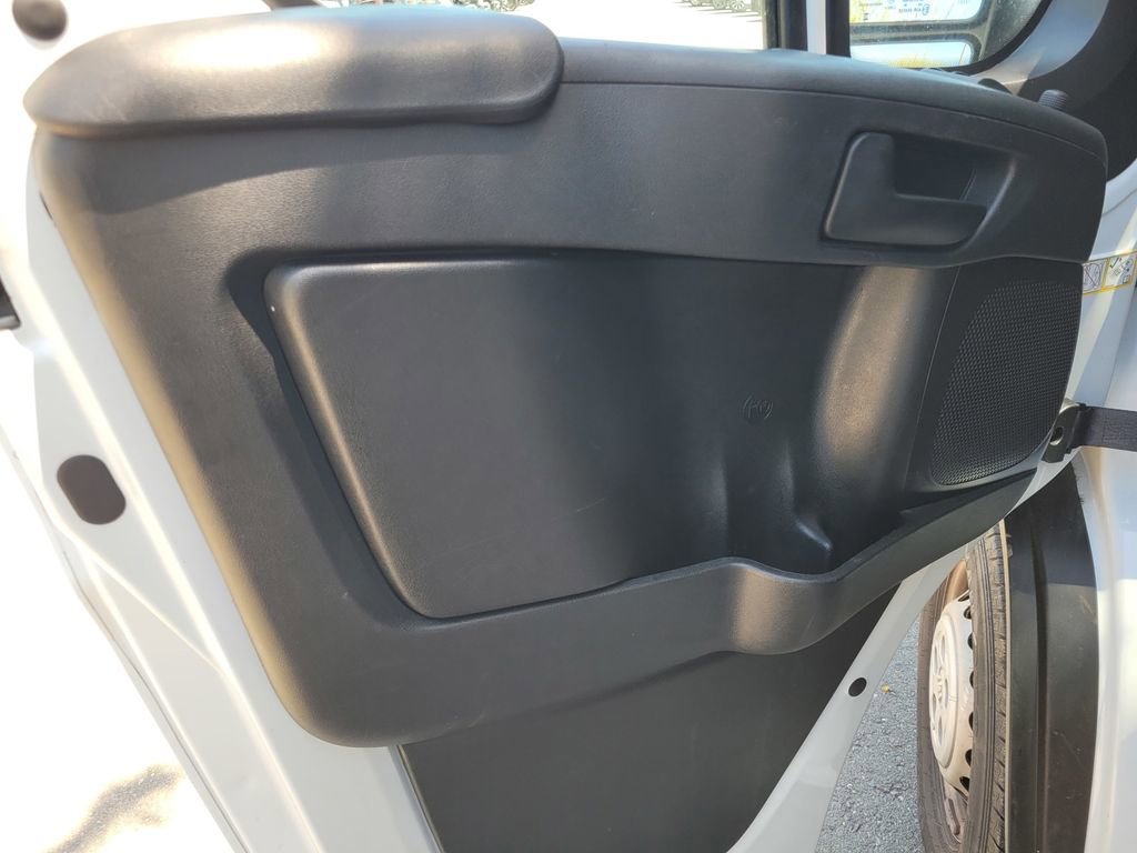Used 2025 RAM ProMaster 2500 w/ Convenience Group FWD image 15