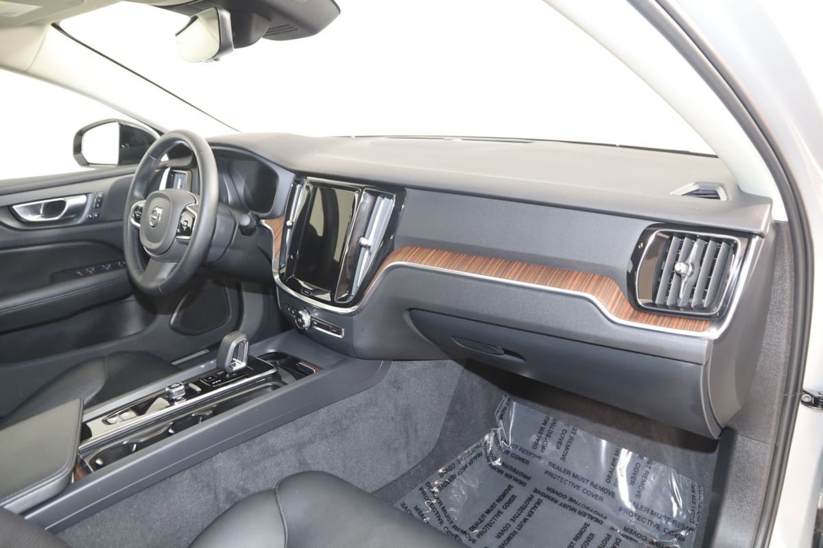 Used 2024 Volvo S60 B5 Plus AWD/4WD image 42