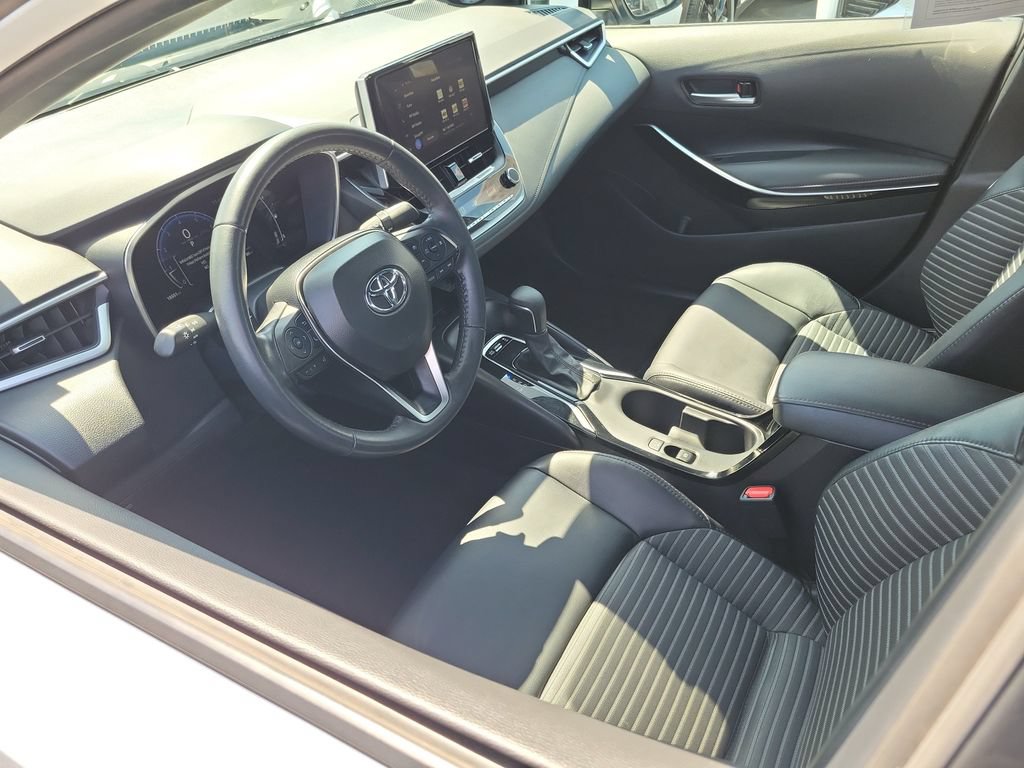 Used 2024 Toyota Corolla XSE FWD image 3