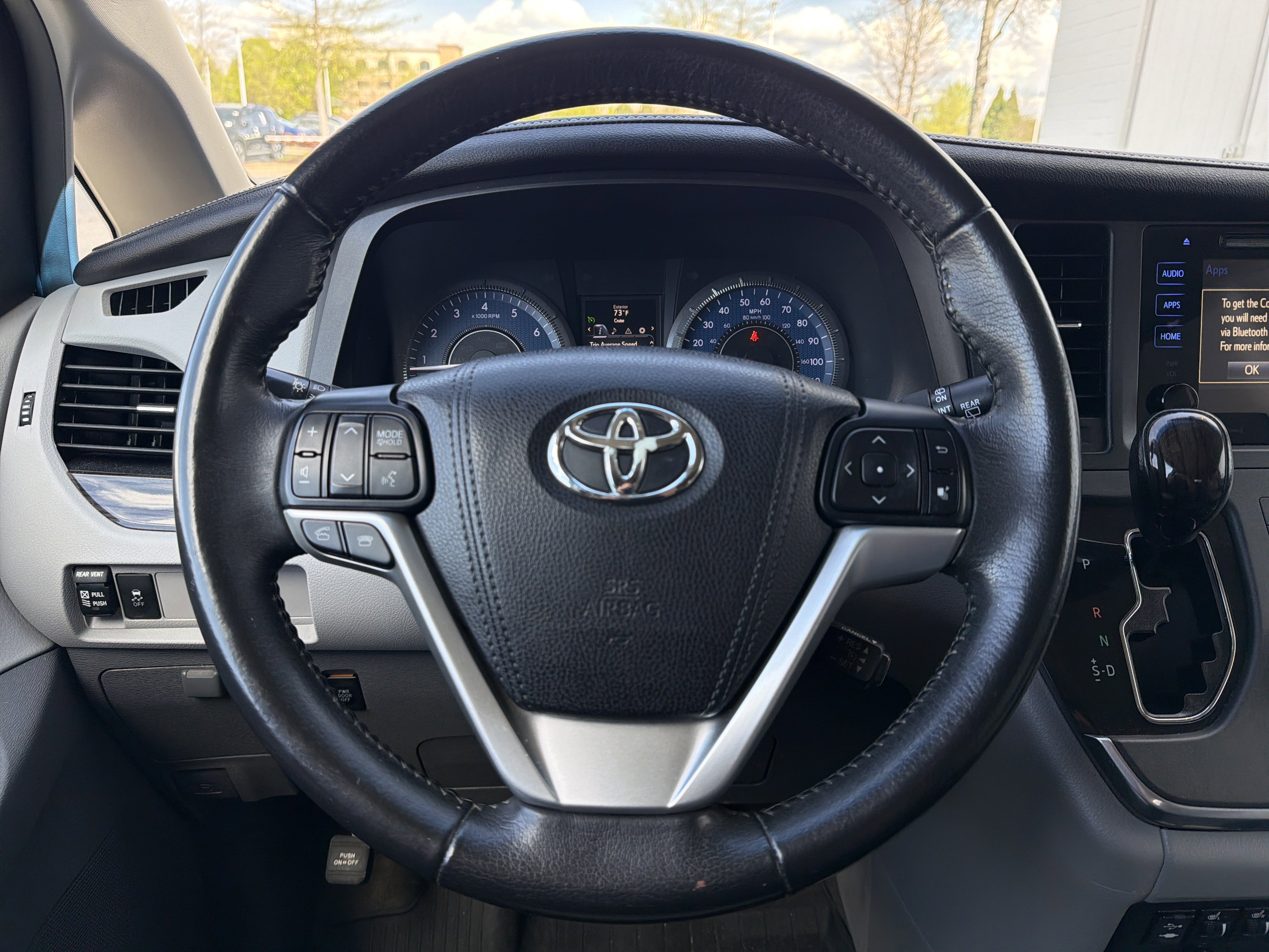 Used 2017 Toyota Sienna XLE image 17