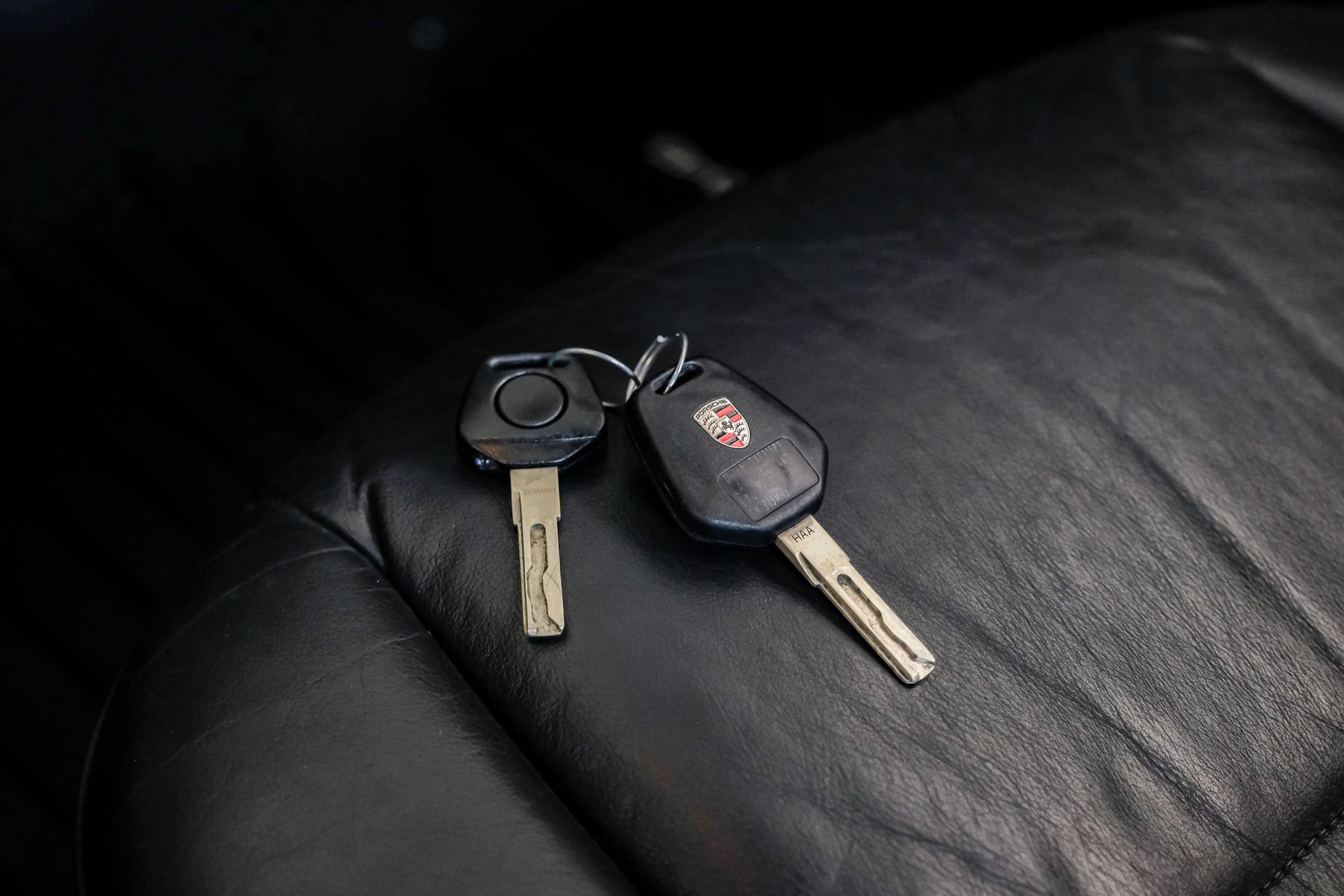 Used 2000 Porsche 911 Cabriolet image 54