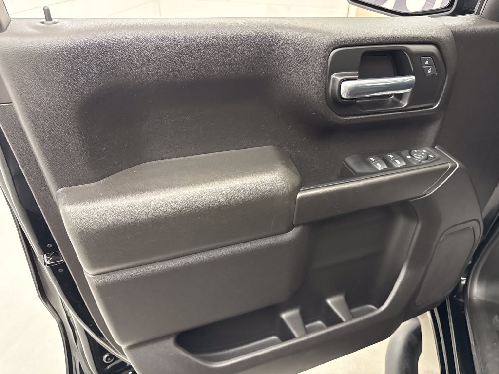 Used 2023 Chevrolet Silverado 1500 Custom Trail Boss w/ LPO, Dark Essentials Package AWD/4WD image 22