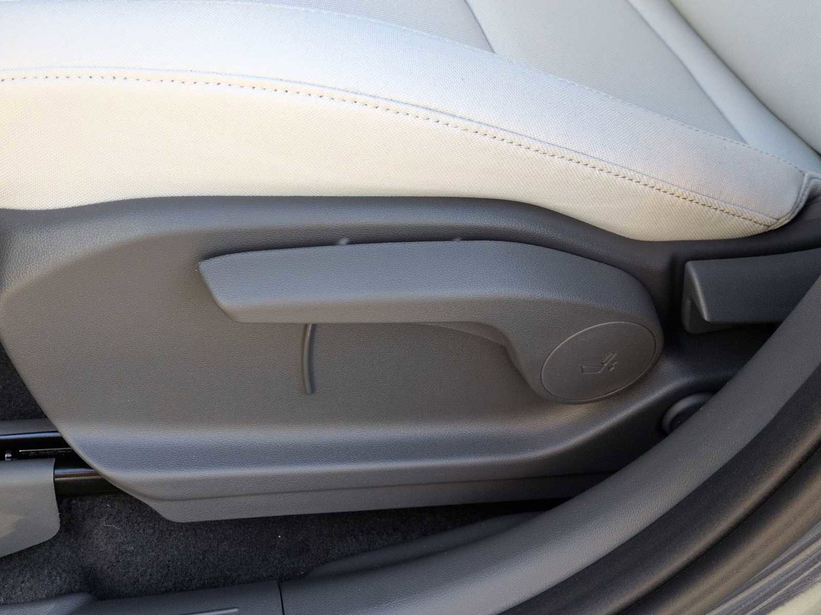 New 2026 Hyundai Santa Fe SE image 17