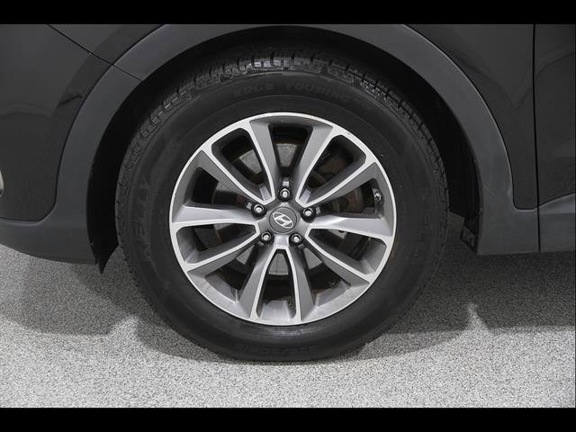 Used 2017 Hyundai Santa Fe SE AWD/4WD image 21