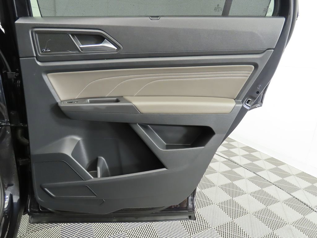 Used 2023 Volkswagen Atlas Cross Sport SEL Premium R-Line image 27