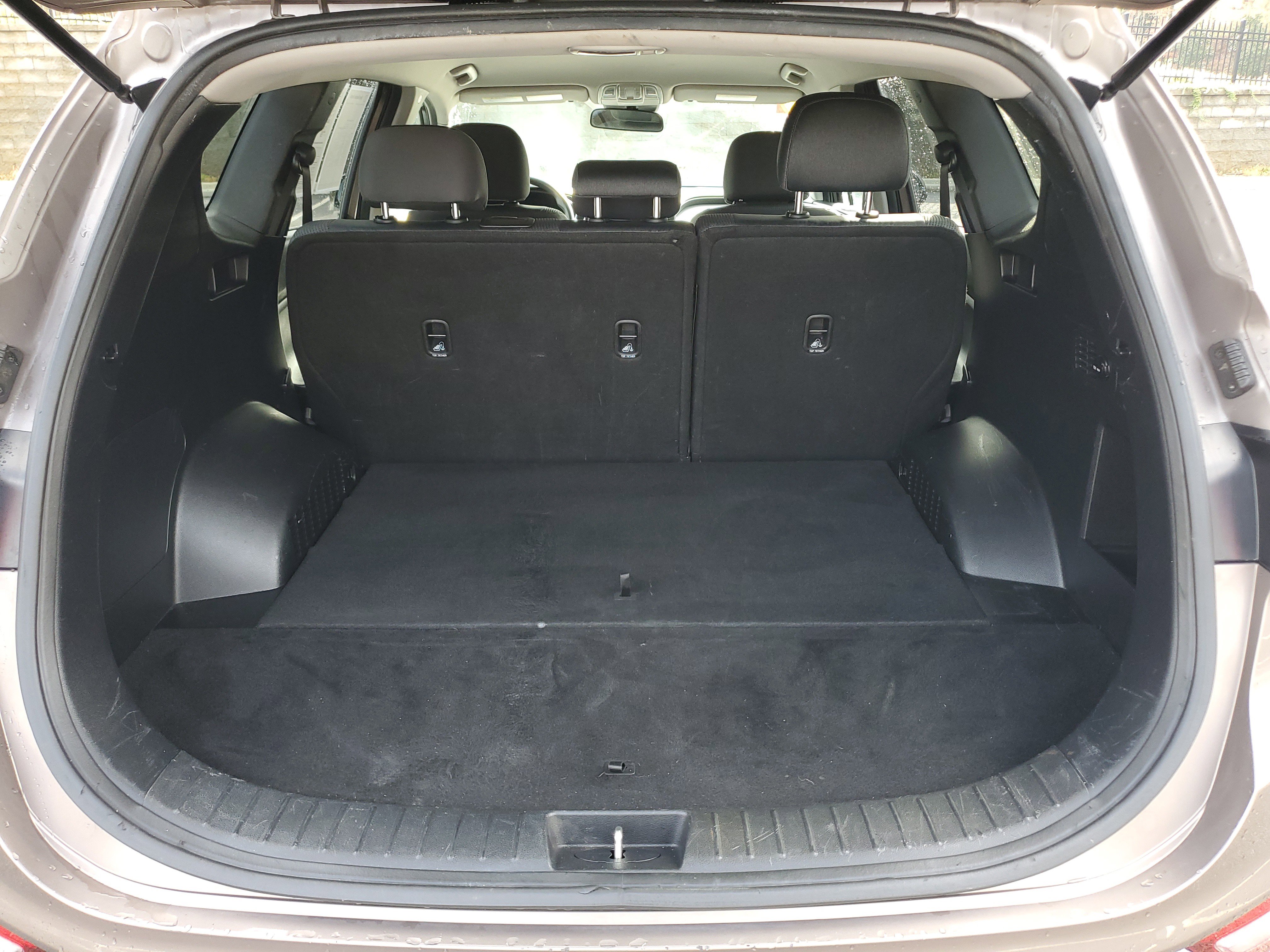 Used 2019 Hyundai Santa Fe SE image 8