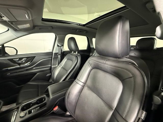 Used 2022 Lincoln Corsair Reserve w/ Elements Package FWD image 17