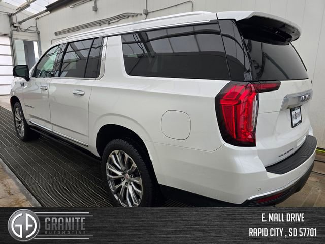 Used 2021 GMC Yukon XL Denali w/ Denali Premium Package image 3