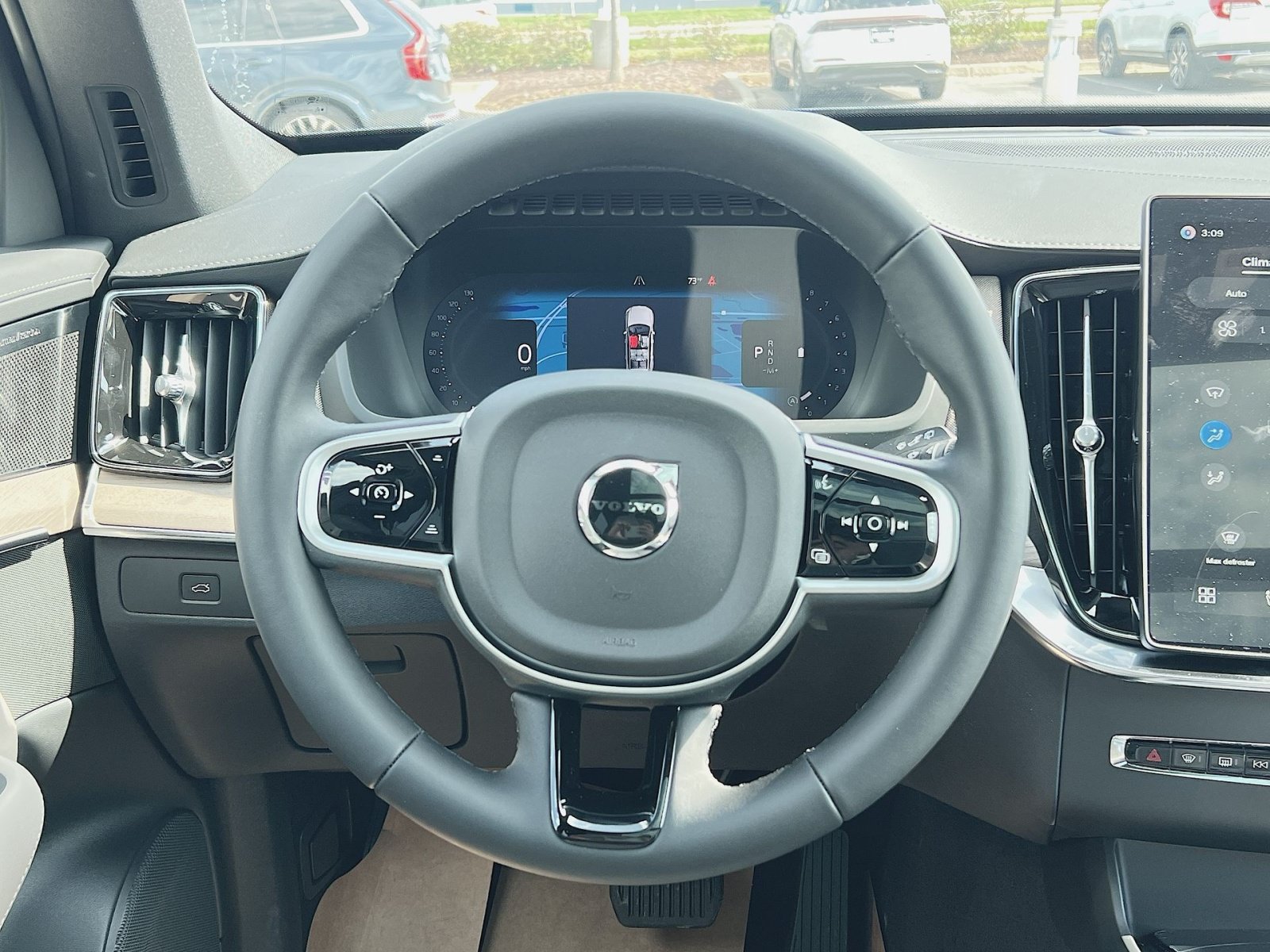 New 2026 Volvo XC90 B6 Plus w/ Protection Package Premier AWD/4WD image 24