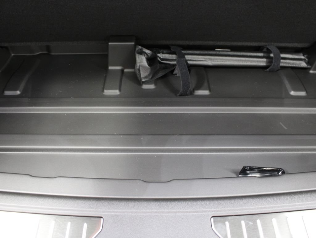 Used 2026 GMC Yukon AT4 Ultimate w/ LPO, Floor Liner Package AWD/4WD image 53