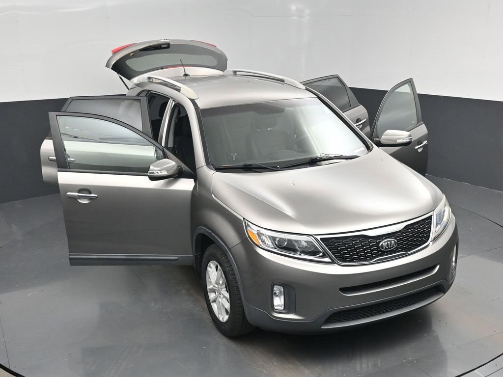 Used 2015 Kia Sorento LX image 49