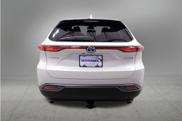 Used 2021 Toyota Venza LE image 4