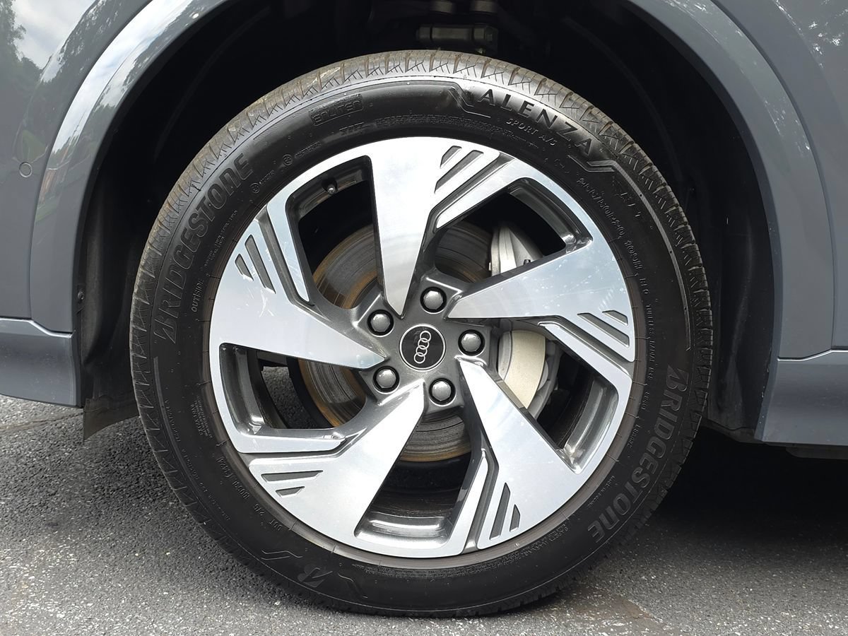 Used 2025 Audi Q6 e-tron Premium Plus w/ Premium Plus AWD/4WD image 63