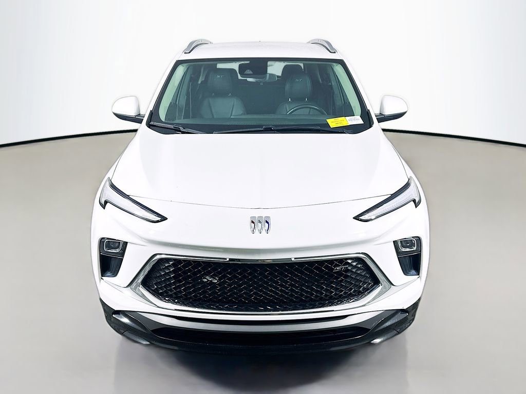 Used 2024 Buick Encore GX Sport Touring image 2