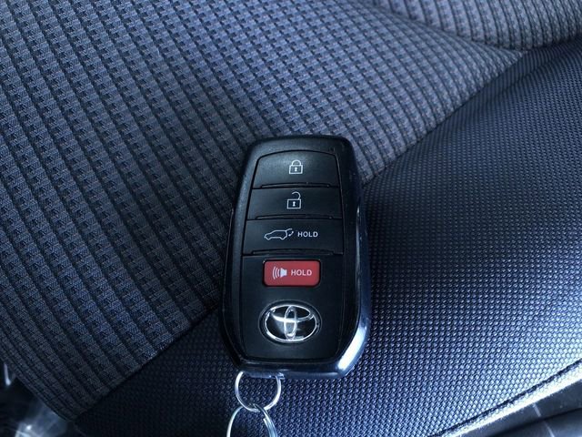 Used 2024 Toyota Highlander LE image 34