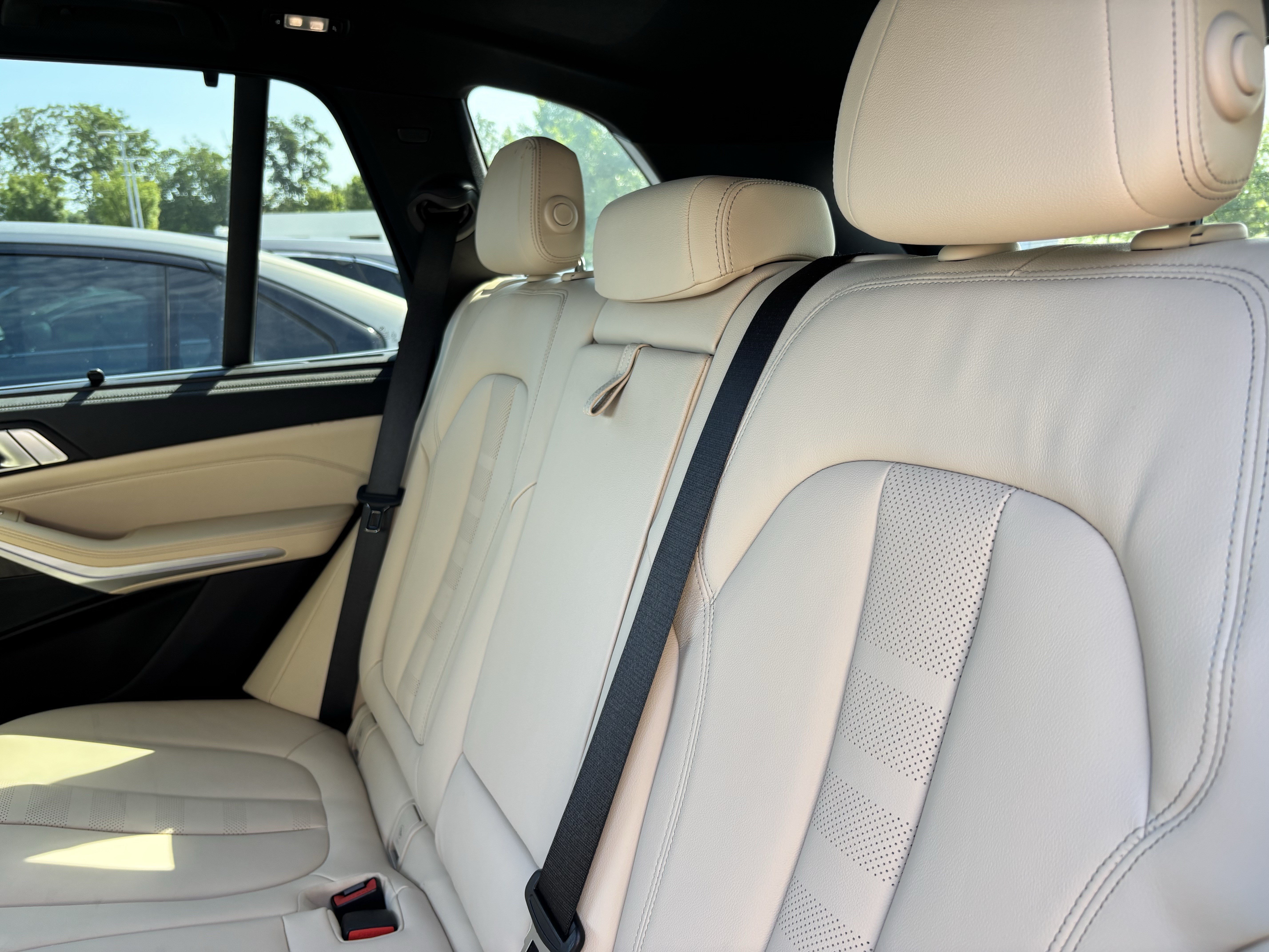 Used 2022 BMW X5 sDrive40i w/ Luxury Seating Package RWD image 32