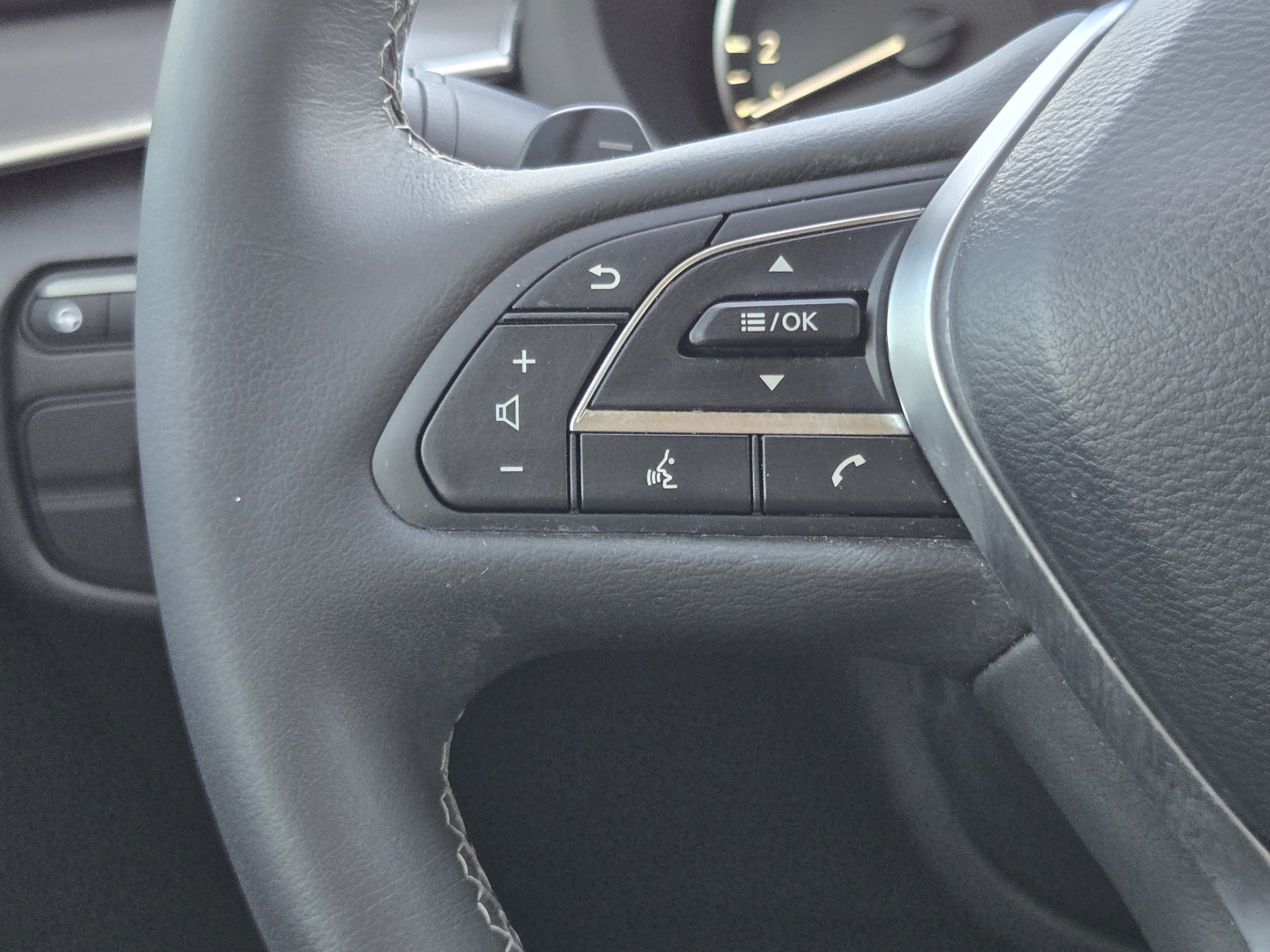Used 2023 INFINITI QX50 Luxe FWD image 24
