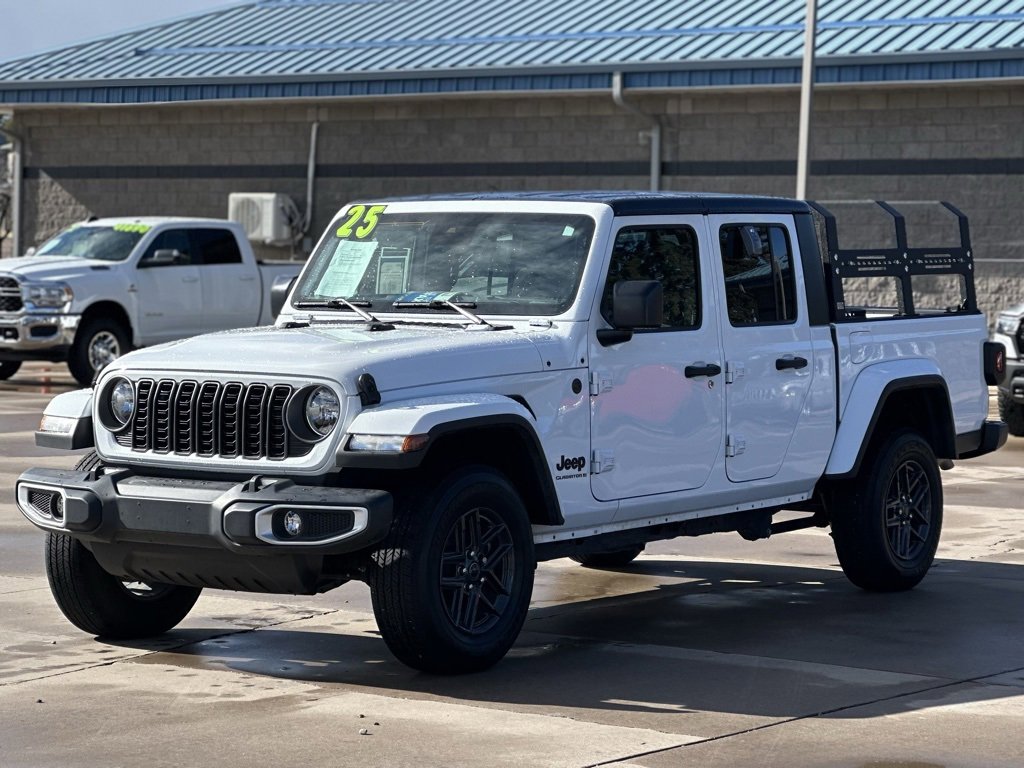Certified 2025 Jeep Gladiator Sport image 7