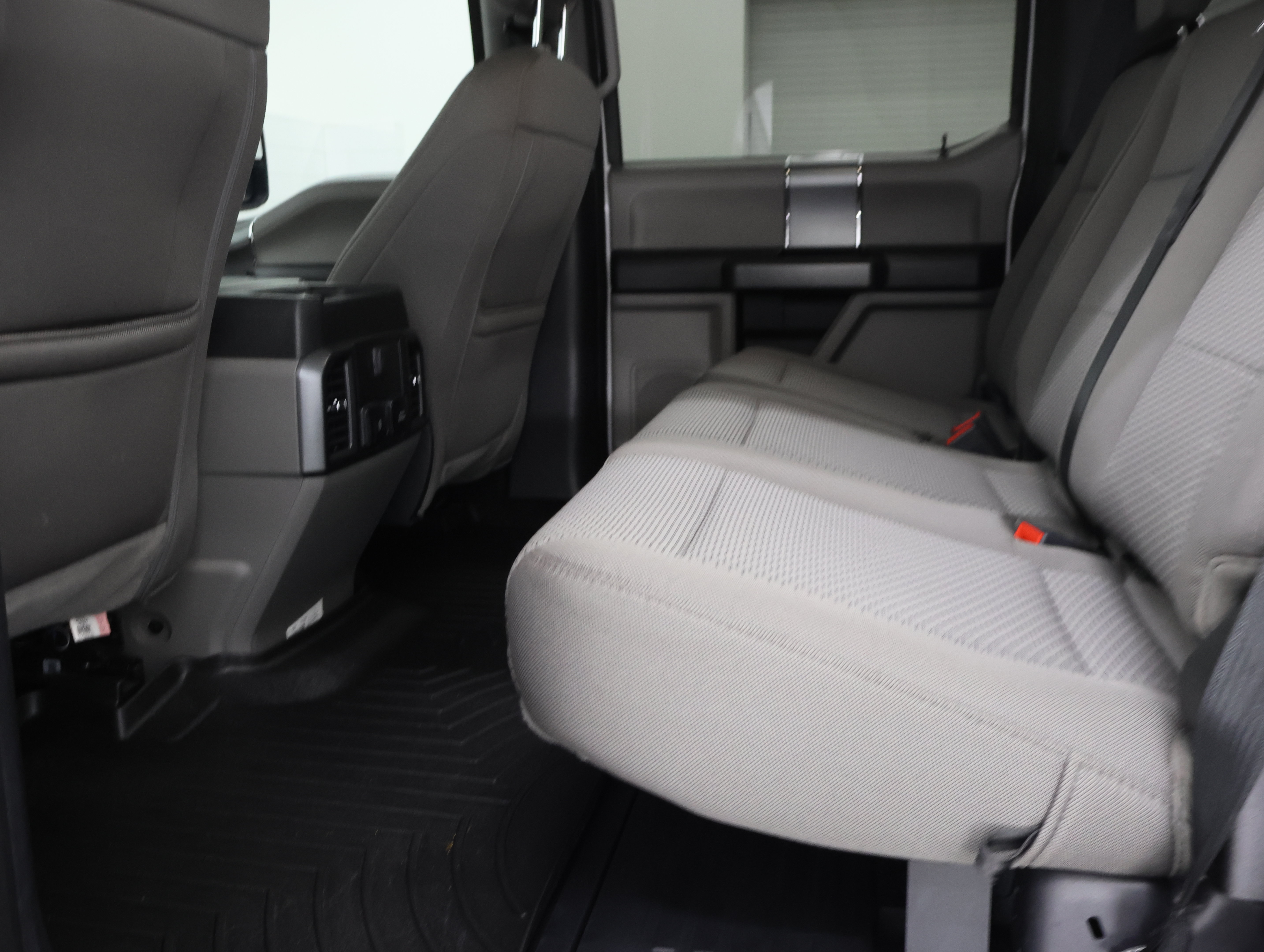 Used 2020 Ford F250 XLT w/ XLT Premium Package AWD/4WD image 32