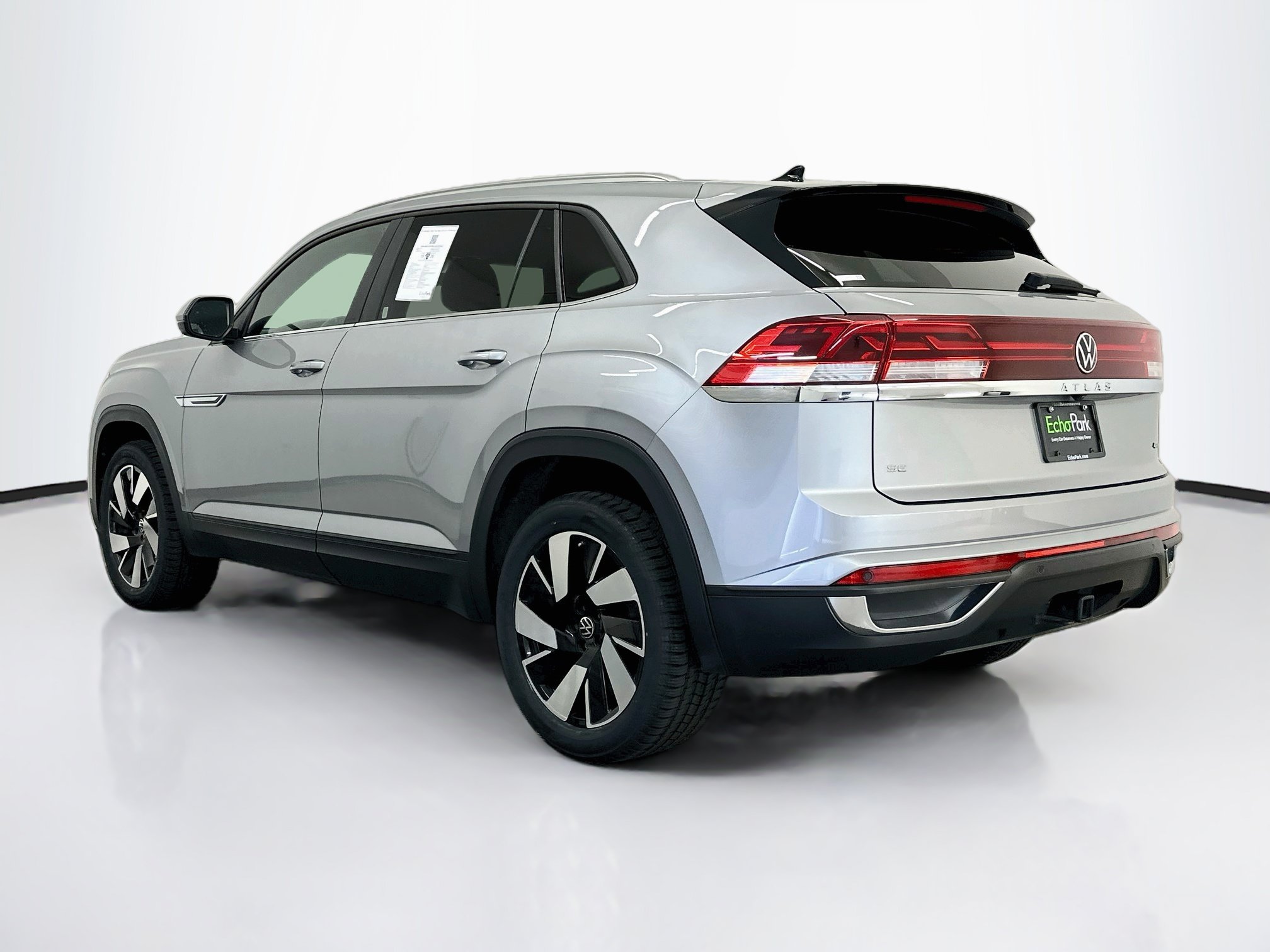 Used 2025 Volkswagen Atlas Cross Sport SE AWD/4WD image 5