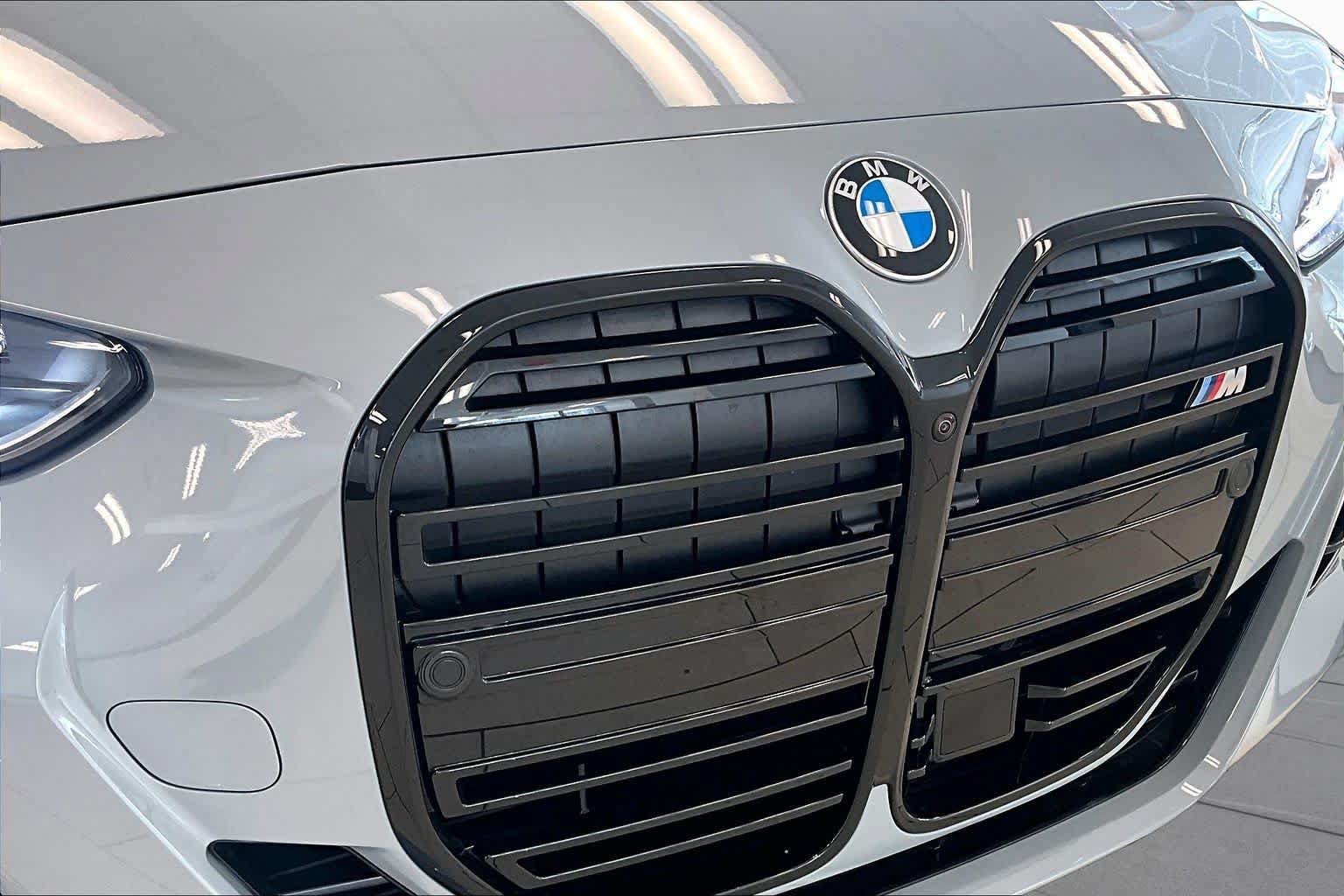 Used 2026 BMW M440i Convertible w/ Premium Package RWD image 26