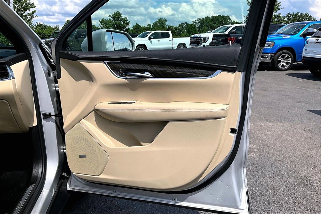Used 2018 Cadillac XT5 FWD image 29