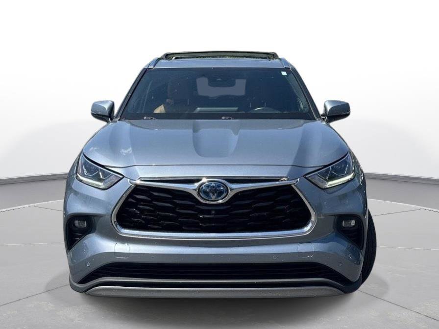 Used 2022 Toyota Highlander Platinum AWD/4WD image 3