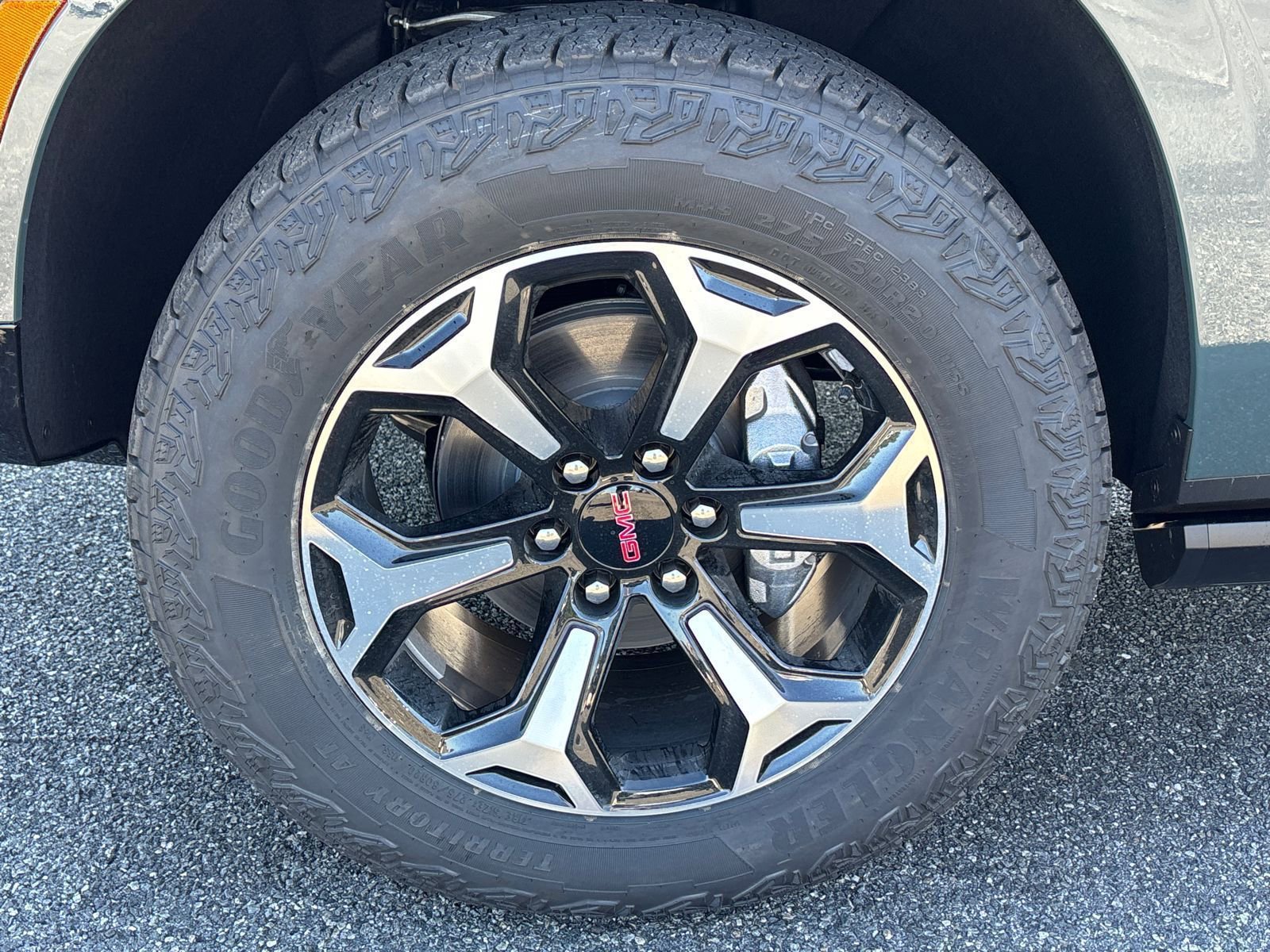 New 2026 GMC Yukon AT4 image 39
