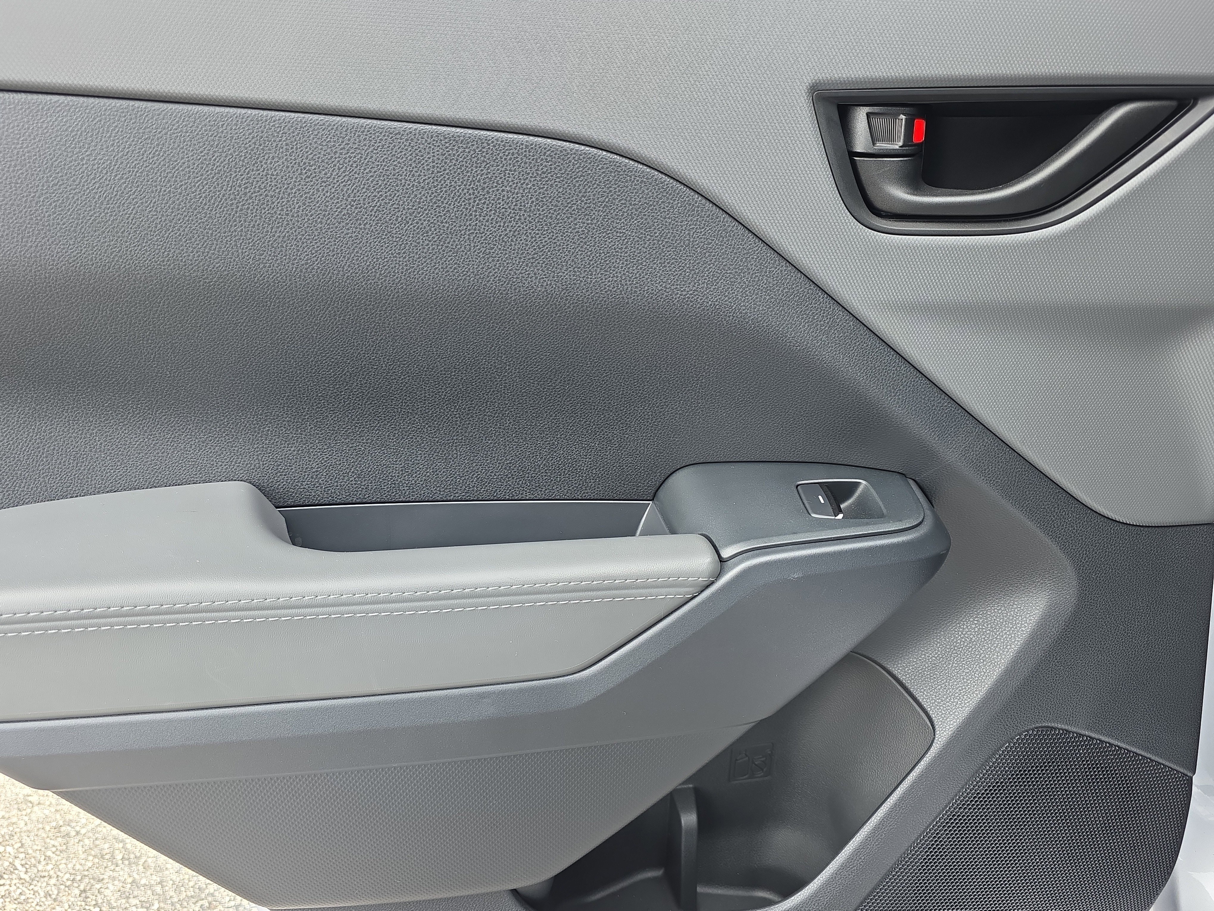 Used 2024 Subaru Crosstrek 2.0i Premium image 15