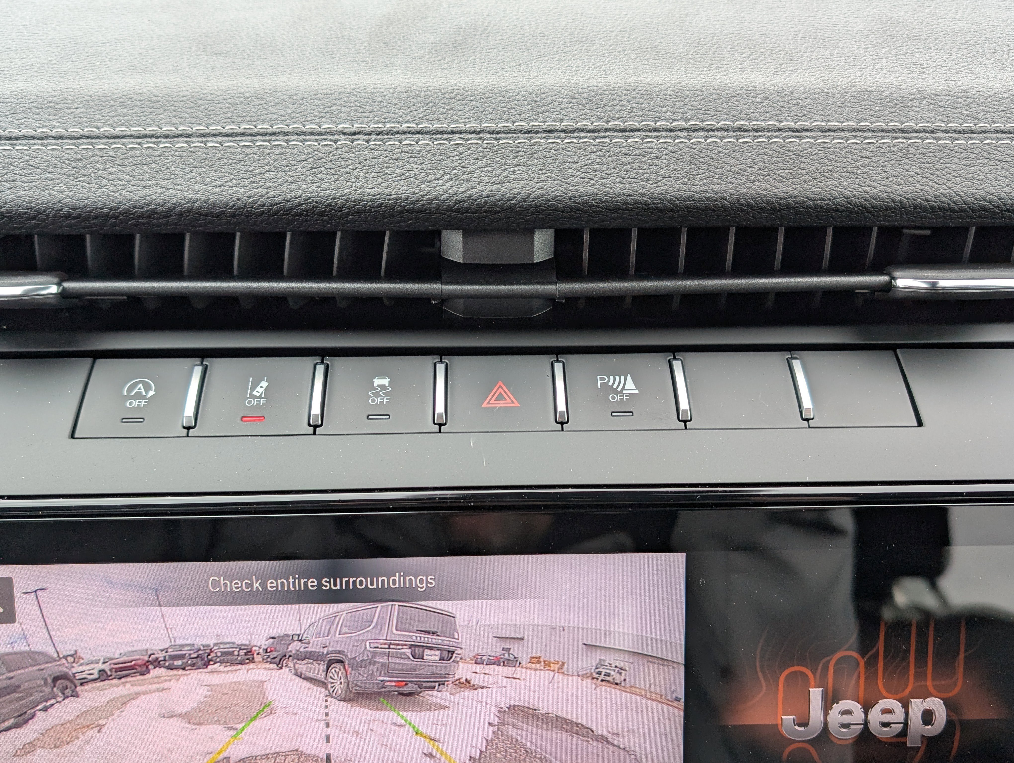 New 2026 Jeep Grand Cherokee Altitude image 25