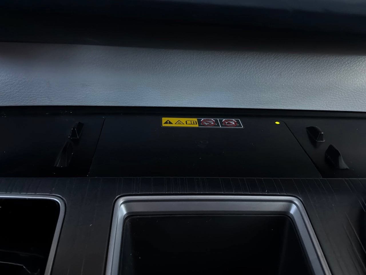 Used 2026 Toyota Sienna XLE FWD image 32