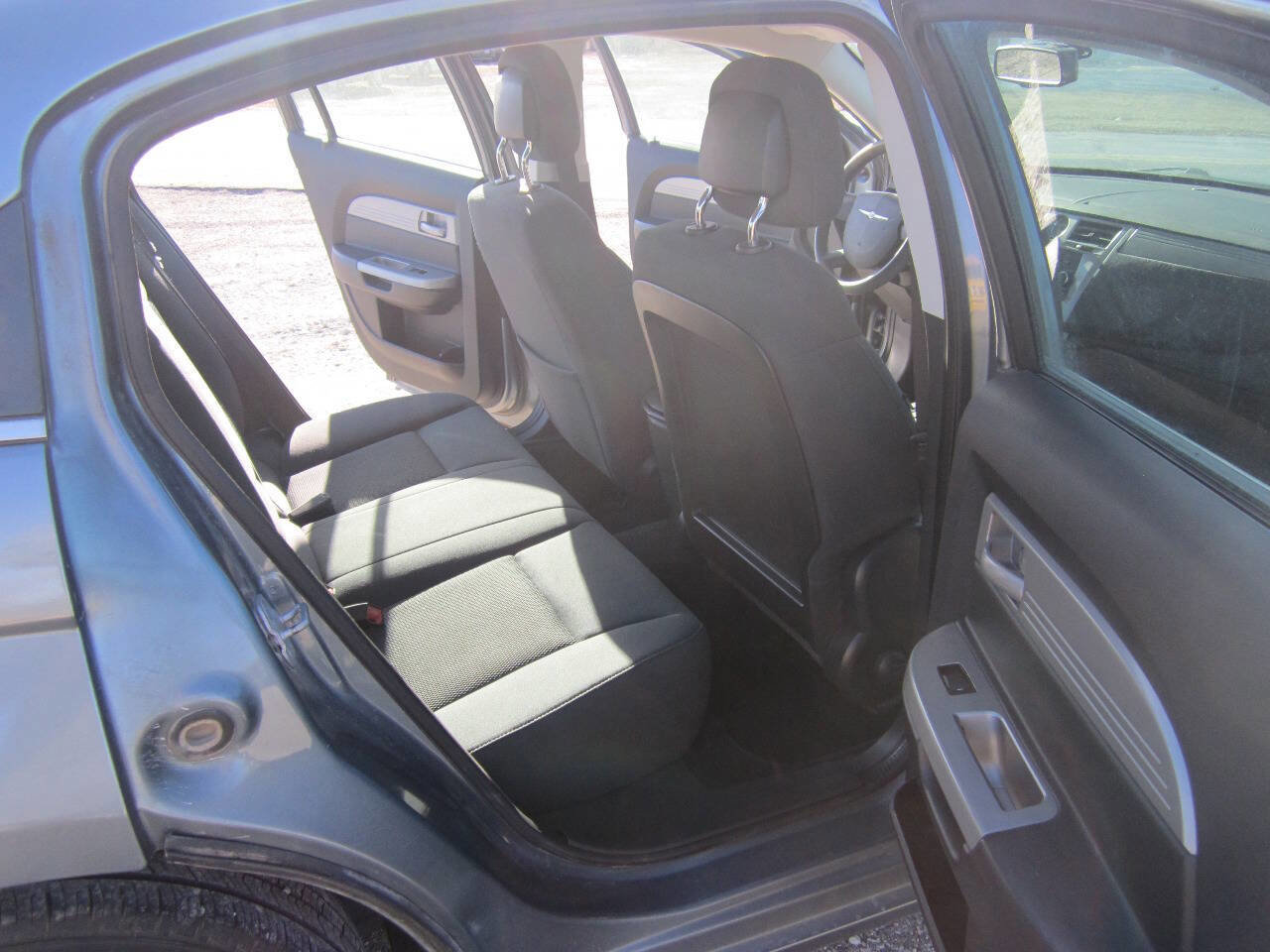 Used 2010 Chrysler Sebring Touring image 12