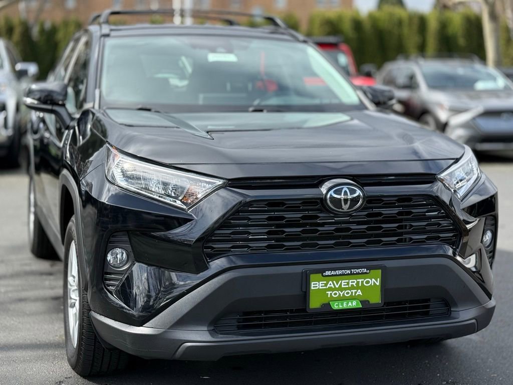 Used 2020 Toyota RAV4 XLE w/ XLE Grade Weather Package image 7