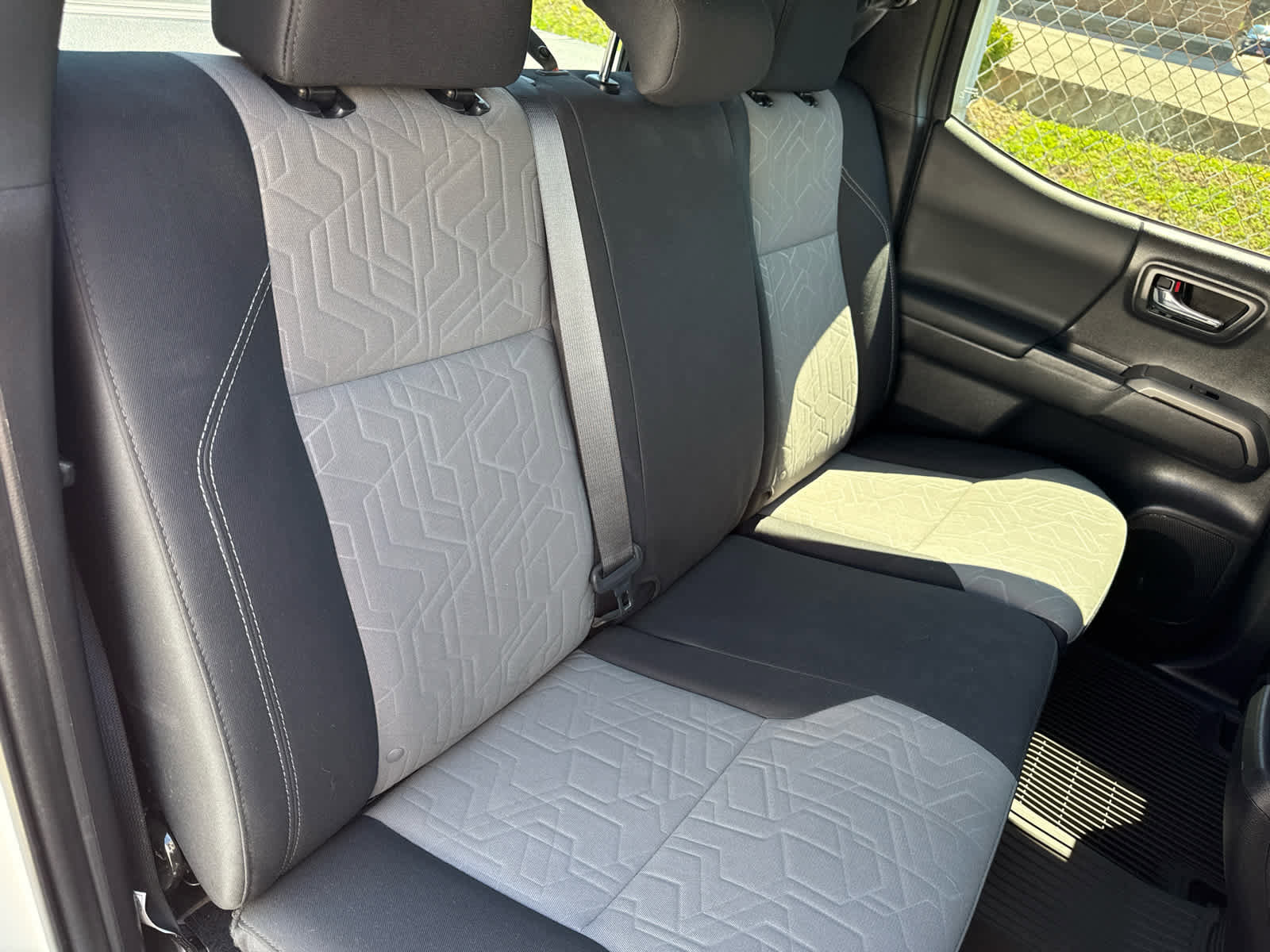 Used 2023 Toyota Tacoma TRD Off-Road w/ Technology Package image 28