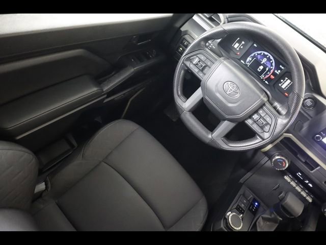 Used 2025 Toyota Tacoma SR w/ SR Upgrade Package AWD/4WD image 16