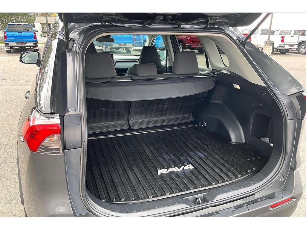 Used 2024 Toyota RAV4 XLE AWD/4WD image 11