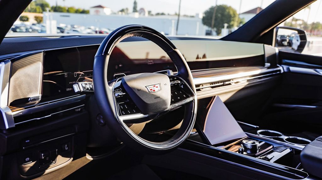 Used 2025 Cadillac Escalade Premium Luxury image 22