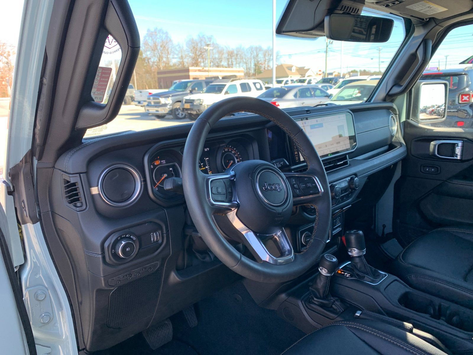 Used 2024 Jeep Wrangler Sahara w/ Technology Group image 11