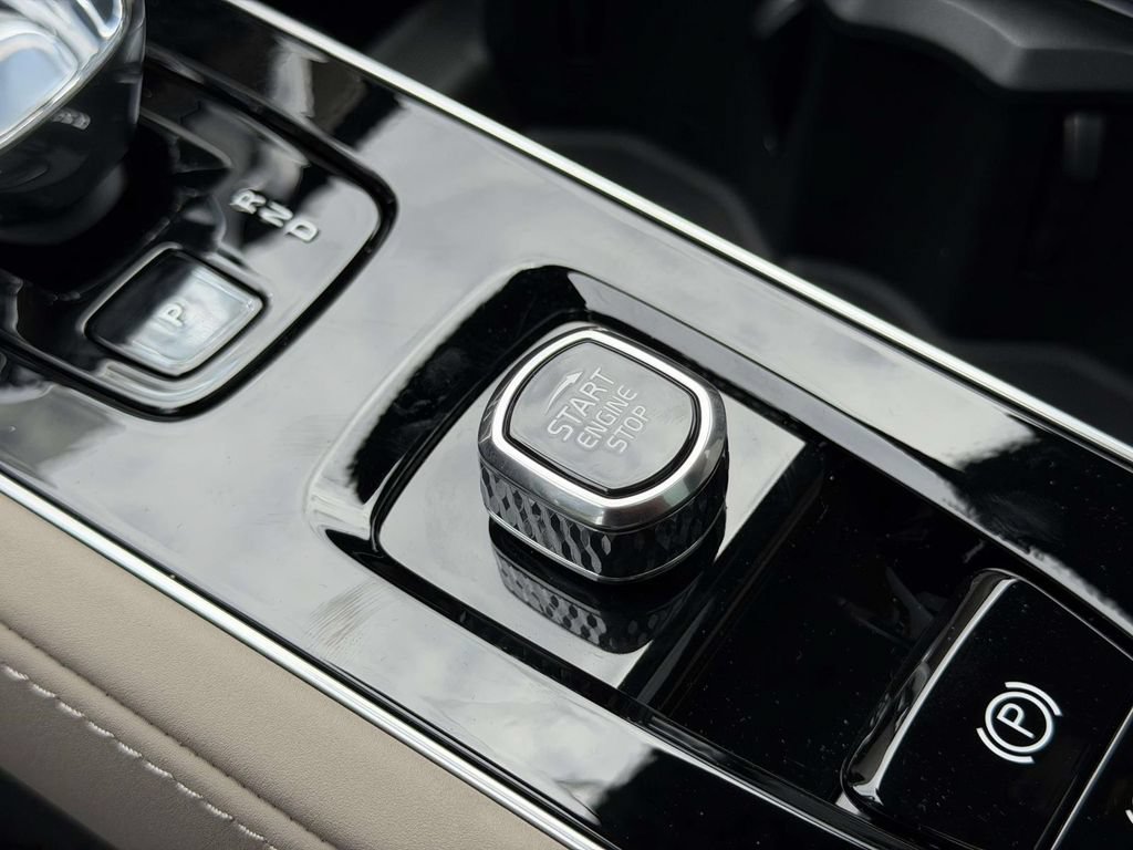 New 2026 Volvo XC90 B5 Plus w/ Protection Package AWD/4WD image 7