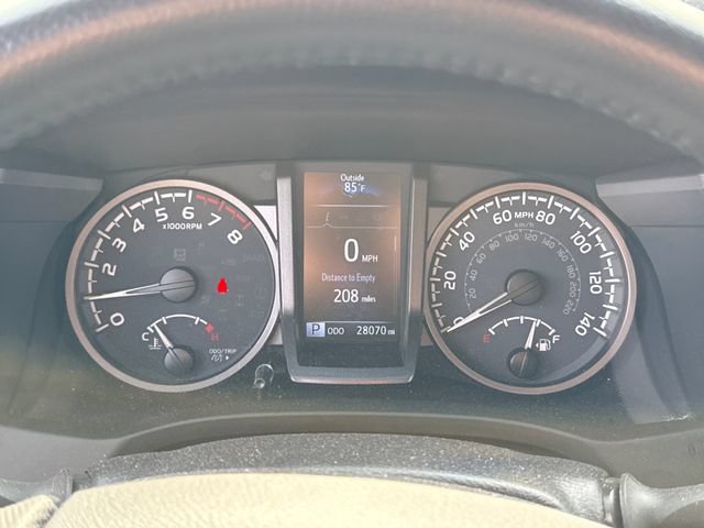 Used 2023 Toyota Tacoma TRD Off-Road w/ Technology Package AWD/4WD image 21