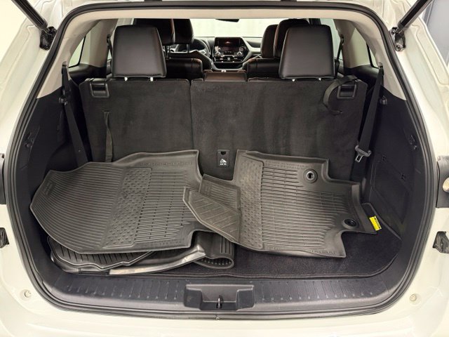Used 2023 Toyota Highlander XLE AWD/4WD image 6