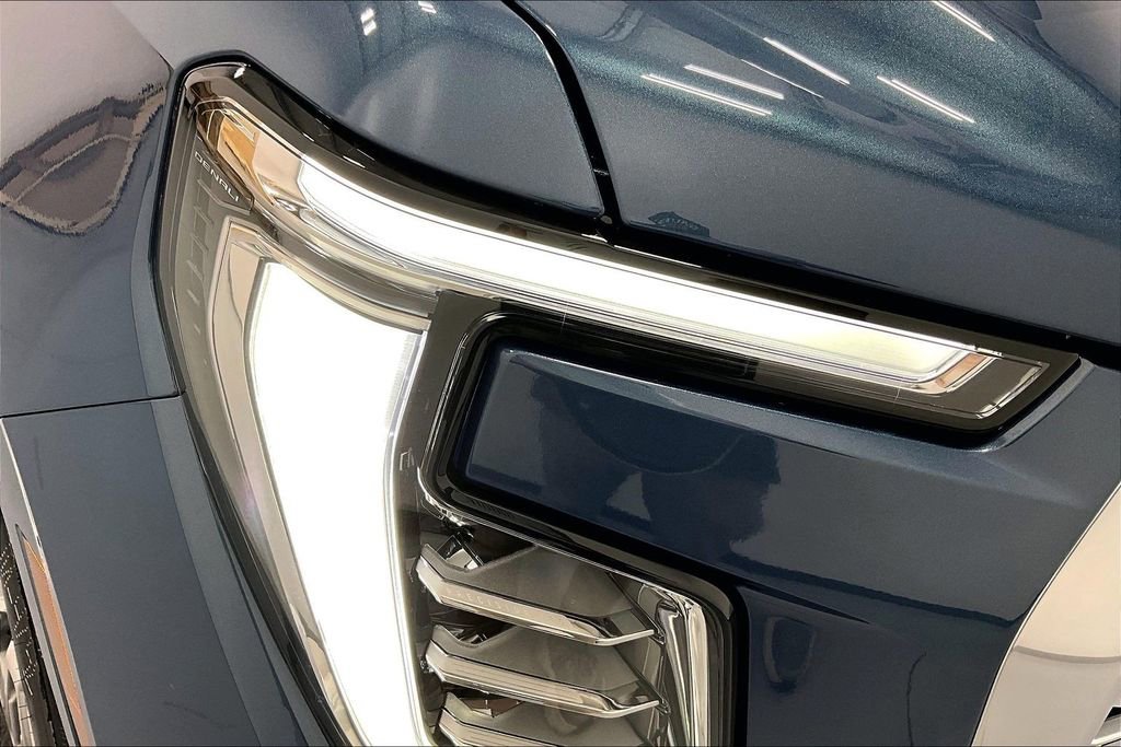 New 2026 GMC Yukon Denali w/ Sun & Power Step Package AWD/4WD image 34