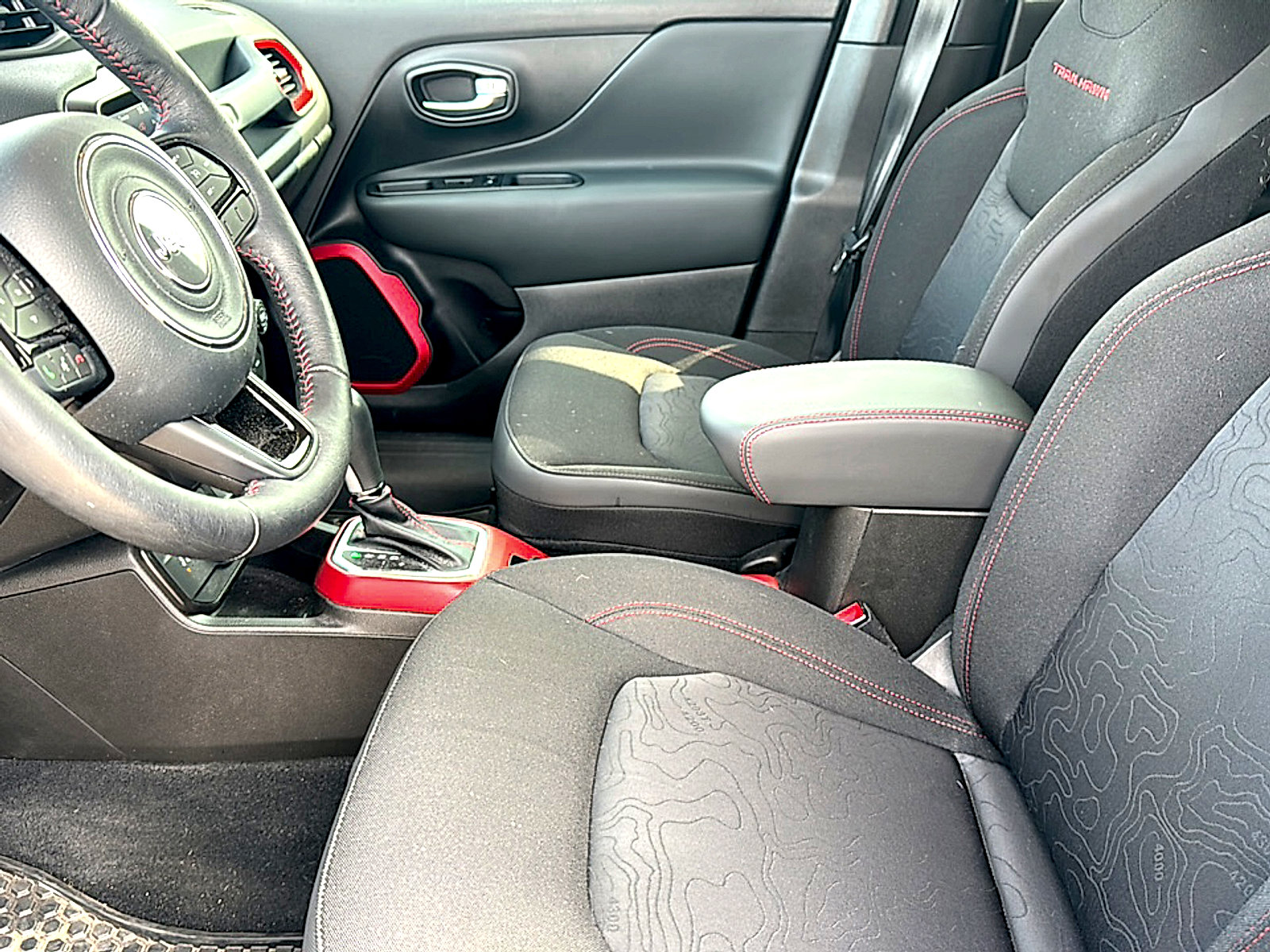 Used 2022 Jeep Renegade Trailhawk w/ Trailer Tow Group AWD/4WD image 13