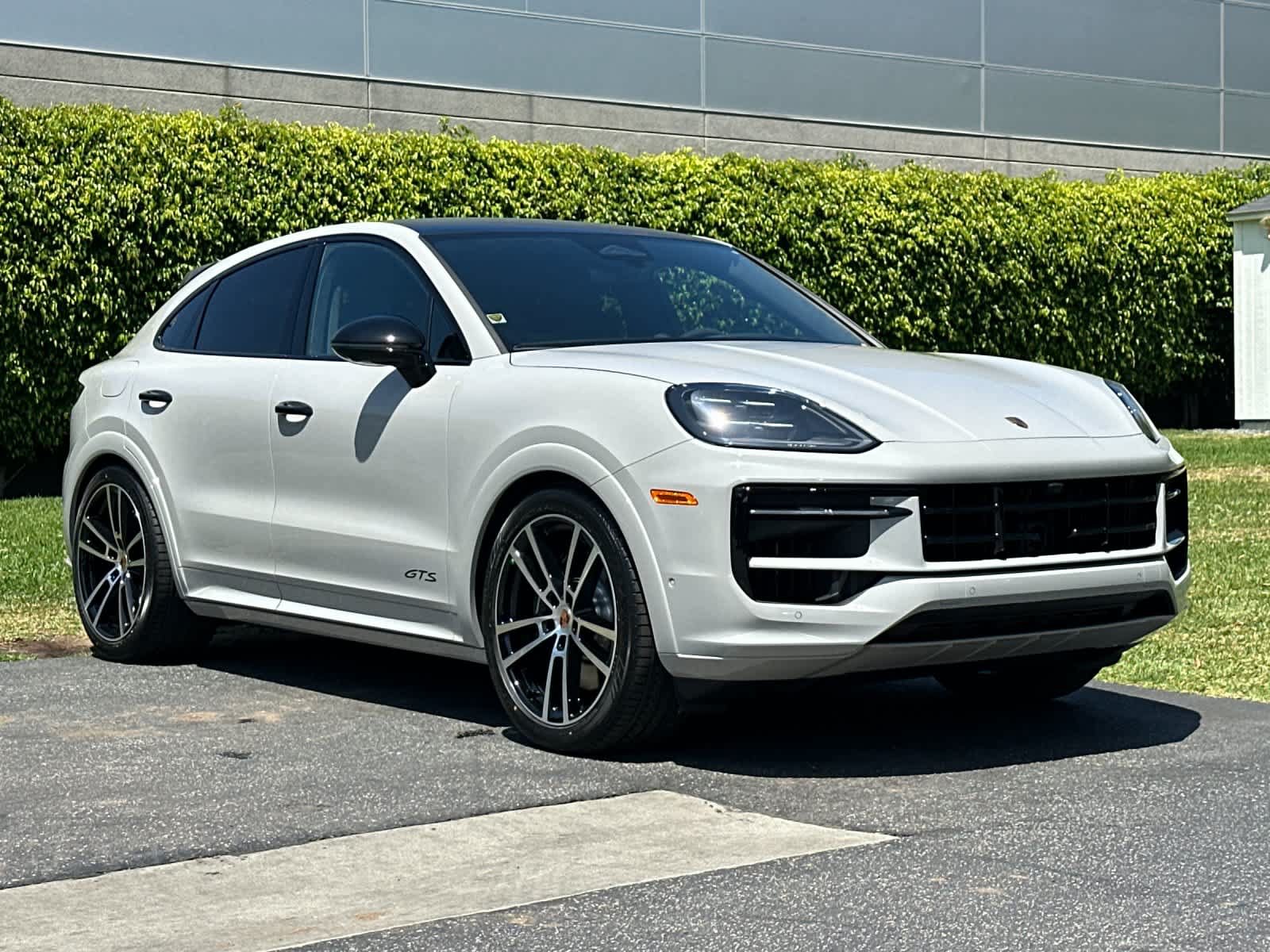 New 2026 Porsche Cayenne GTS AWD/4WD image 10