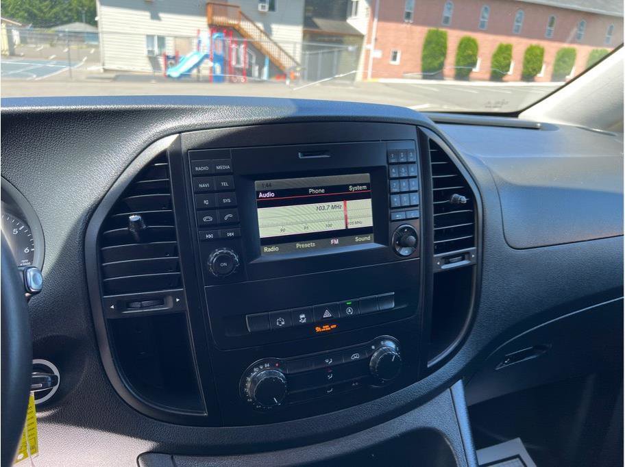 Used 2017 Mercedes-Benz Metris image 9