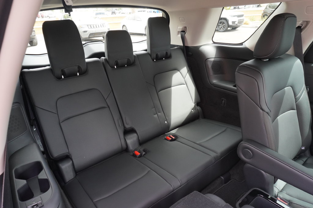 New 2026 Nissan Pathfinder SL w/ SL Premium Package FWD image 10