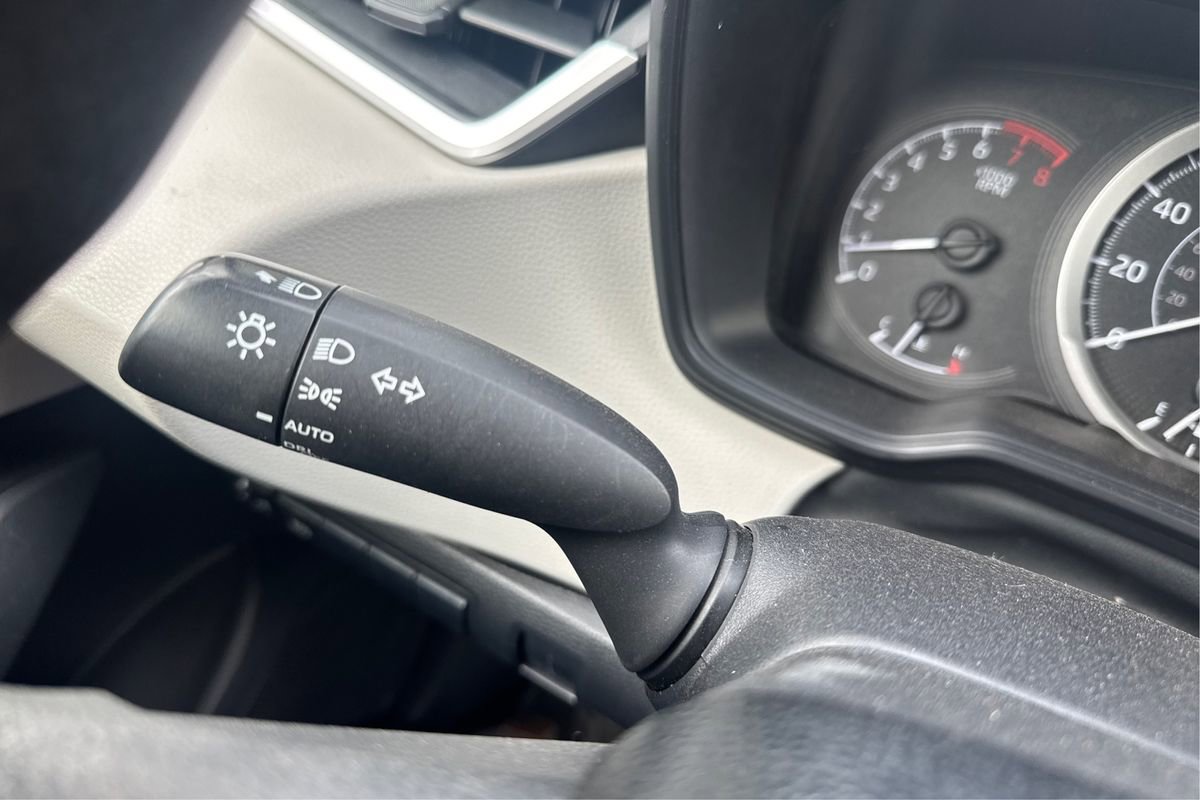 Used 2020 Toyota Corolla LE FWD image 16