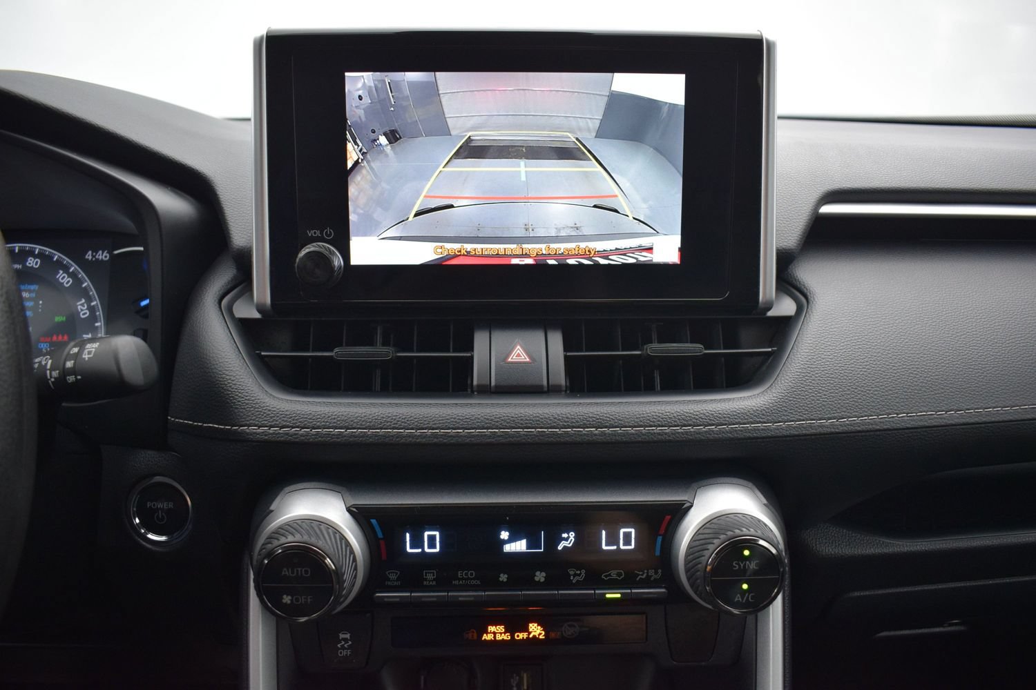Used 2025 Toyota RAV4 XLE AWD/4WD image 15
