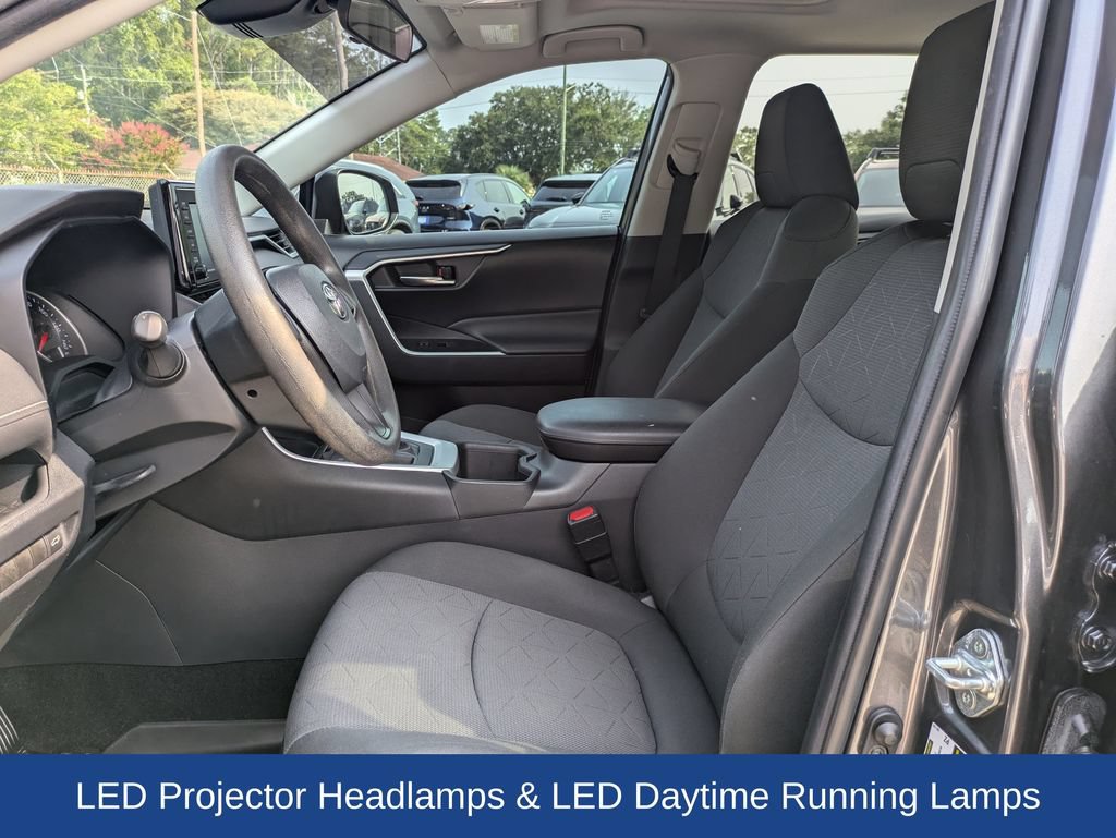 Used 2022 Toyota RAV4 XLE w/ Convenience Package FWD image 15