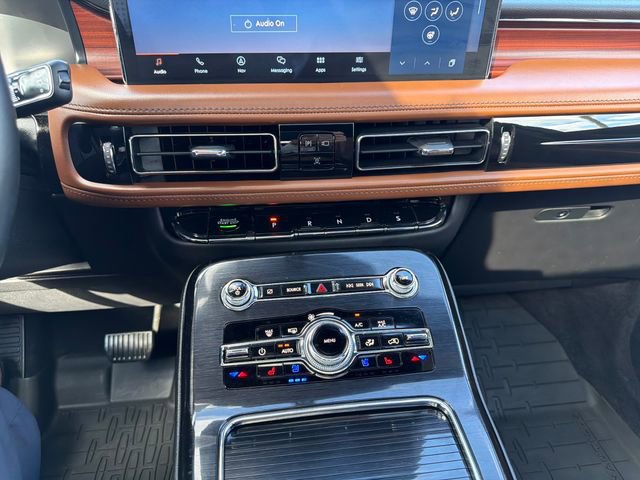 Used 2023 Lincoln Nautilus Reserve w/ Luxury Package AWD/4WD image 19